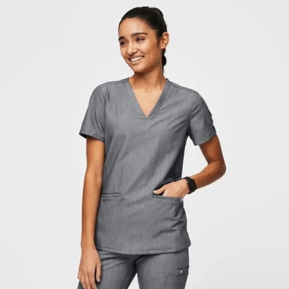 FIGS Women’s Technical Collection 3 Pocket Scrub Top Size Medium